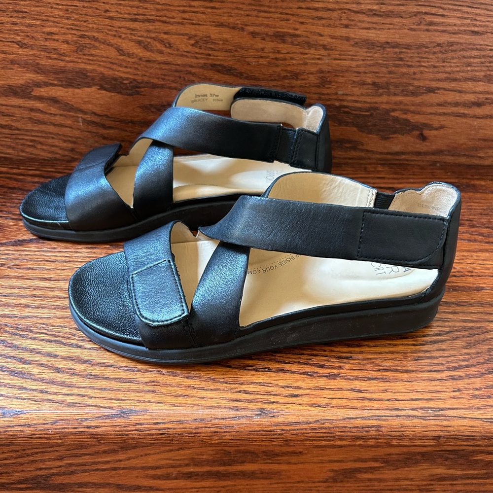 Ziera Innes Black Leather New